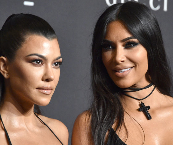 Выход дня: Ким и Кортни Кардашьян с дочками на показе Yeezy