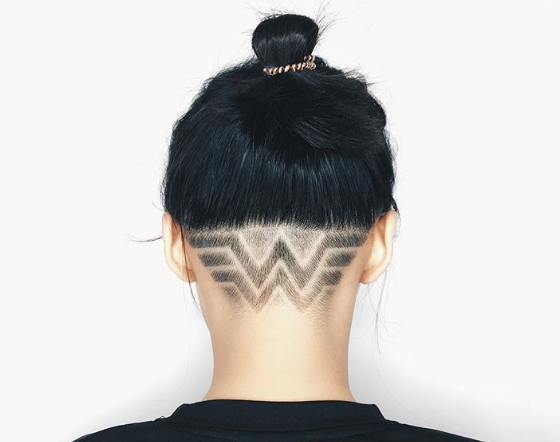 А ты решишься? Выбритый затылок снова возвращается в моду