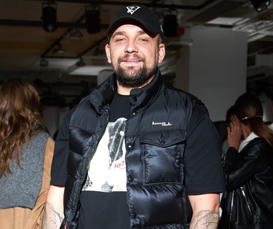 Сколько стоит: розовая худи Басты