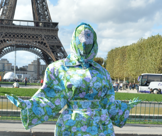 Когда папарацци достали: эта звезда придумала самую крутую маскировку