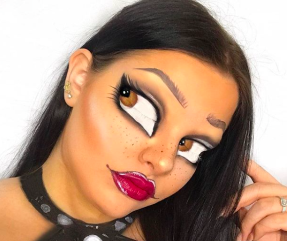 Трешачок от Марины: макияж с одним глазом и кудрявыми ресницами