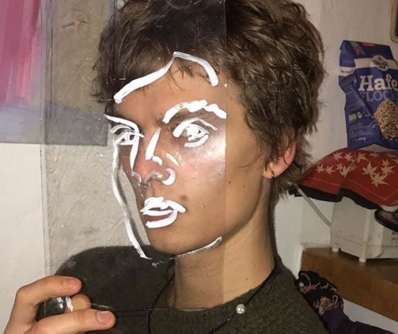 Как покорить Instagram за один вечер? Модель с показа Maison Margiela знает