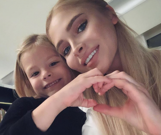 Самые важные вопросы: Алена Шишкова рассказала о воспитании дочери, весе и трёх дипломах