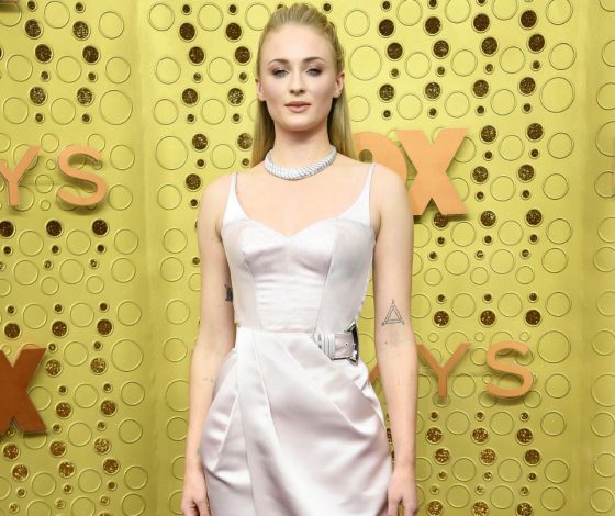 Худшие выходы звезд на «Эмми-2019»