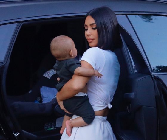 Какой красавчик! Ким Кардашьян гуляет с сыном в Беверли-Хиллз