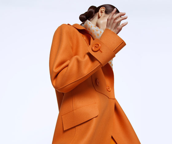 Пальто мечты: длинное, оранжевое и двубортное. Без такого в осень нельзя!
