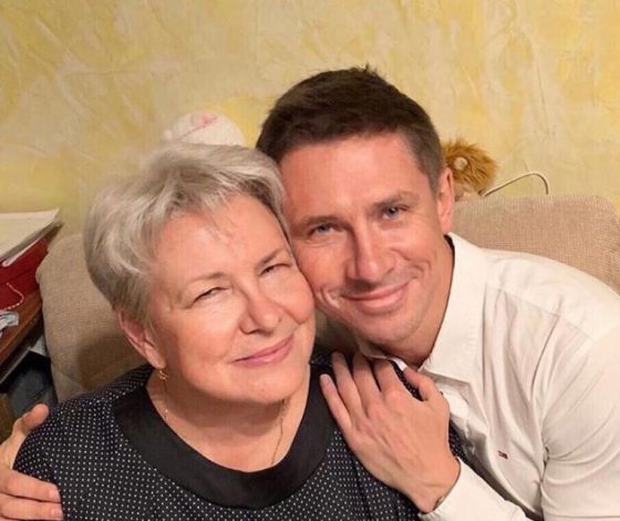 Как мило! Тимур Батрудинов трогательно поздравил маму с днем рождения