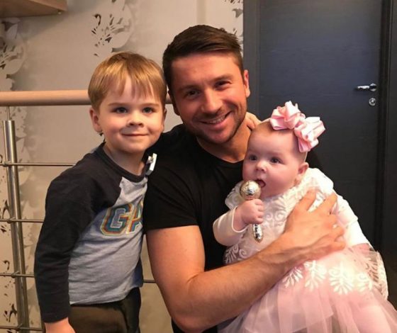 Наконец! Сергей Лазарев выложил в Instagram первое фото с дочкой