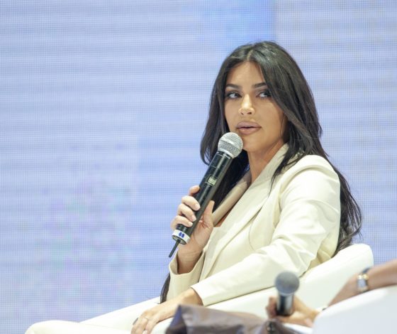 Новый выход Ким Кардашьян в Армении. Какое платье!