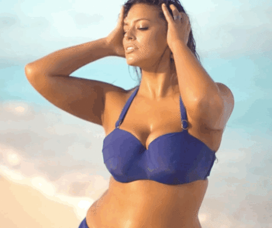 Беременная Эшли Грэм опубликовала откровенное фото