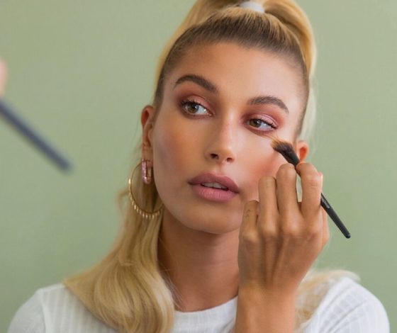 Это очень смешно: на какую русскую известную (очень известную) личность похожа Хейли Бибер?