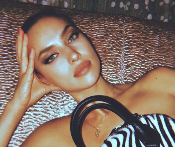 Видео дня: Ирина Шейк в красном мини танцует тверк