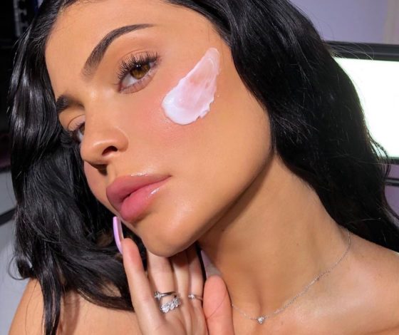 Когда нет времени: как сделать макияж всего за 10 минут? Инструкция от Кайли Дженнер