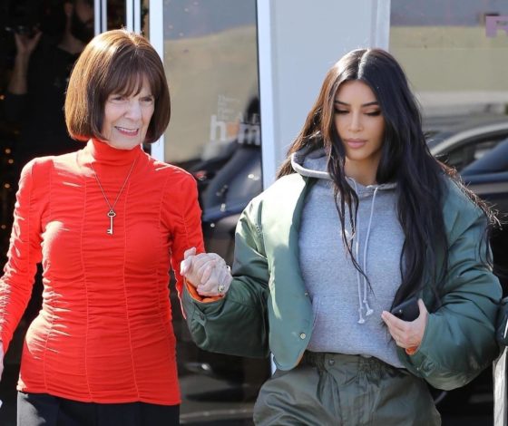 Семья на первом месте! Ким Кардашьян на шопинге с бабушкой