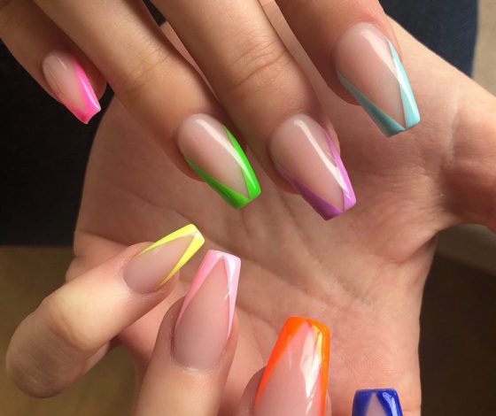 Яркие цвета в тренде: самые классные идеи маникюра