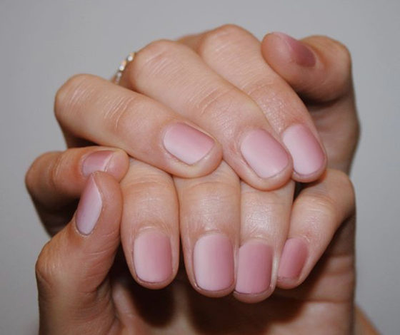 Маникюр-омбре для тех, кто не любит яркий дизайн