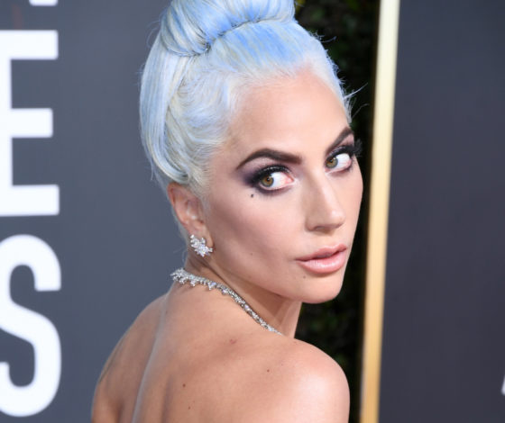 Шок: у Леди Гаги украли платье и выставили на продажу
