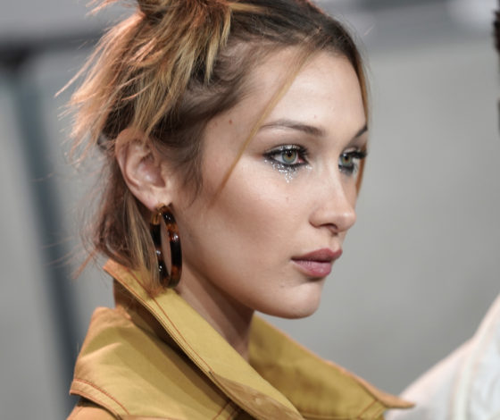 Беллу назвали «самой красивой в мире». Вспоминаем, как менялась ее внешность