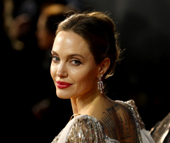 Красотка! Новый выход Анджелины Джоли на Канарских островах