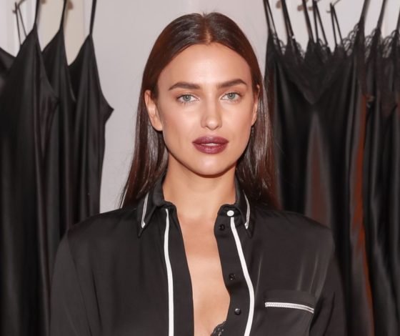 Во всем белом: Ирина Шейк посетила музыкальный фестиваль в Саудовской Аравии