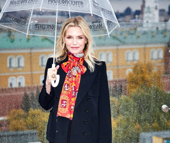 Мишель Пфайффер в Москве: что она рассказала об отношениях с Анджелиной Джоли, отсутствии актёрского образования и съёмках новой «Малефисенты»