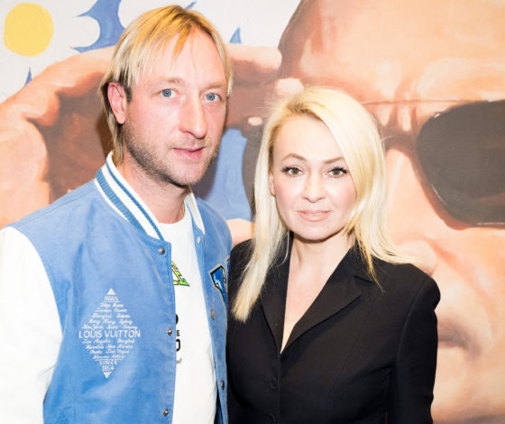 Яна Рудковская, Евгений Плющенко и Рената Пиотровски на открытии Aizel x Team Putin