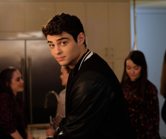 С кем встречается звезда Netflix Ной Сентинео? У нее миллионы подписчиков и идеальная фигура