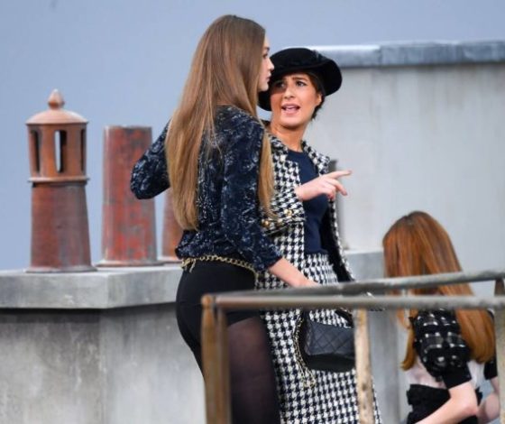 Мы ждали! Девушка, ворвавшаяся на показ Chanel, впервые прокомментировала свой пранк