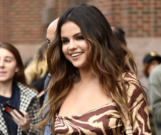 Новая прическа Селены Гомес