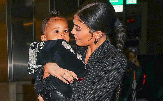 Снова под ударом: за что хейтеры раскритиковали Кайли?