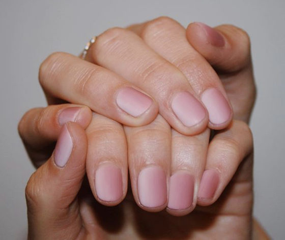 Матовый маникюр: 10 классных идей на любой вкус