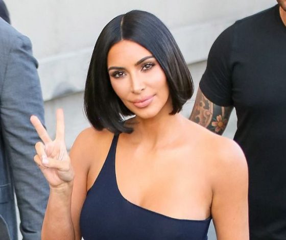 Есть что показать: топ звезд в облегающих платьях