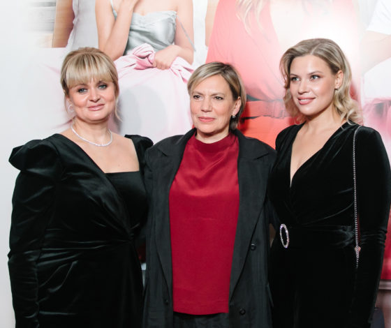 Анна Михалкова, Анна Пармас и Зоя Бербер на премьере фильма «Давай разведемся!»