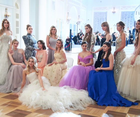 Как выглядит внучка Михаила Боярского? Спойлер: она тоже дебютировала на балу Tatler