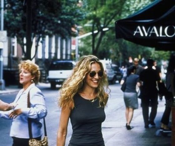 Кэрри Брэдшоу уже не та: Сара Джессика Паркер повторила образ из «Секса в большом городе»