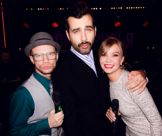 Иван Ургант, Яна Рудковская и Наталья Давыдова на вечеринке Charity battle фонда «Друзья»