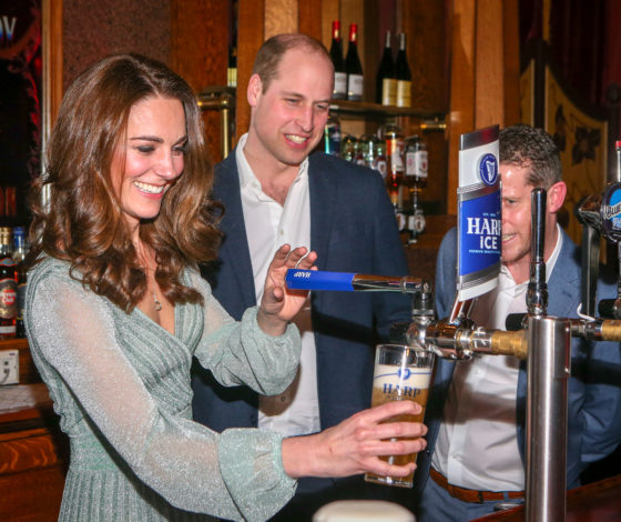 Кейт Миддлтон тайно посетила английский паб! И все благодаря принцу Гарри