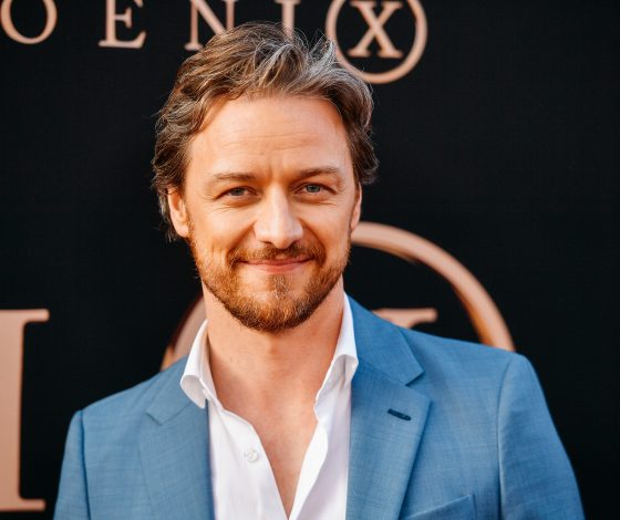 На Джеймса Макэвоя неожиданно напали в баре