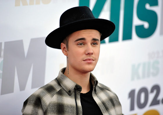 Новый флешмоб в TikTok: Джастин Бибер танцует под песню Дрейка