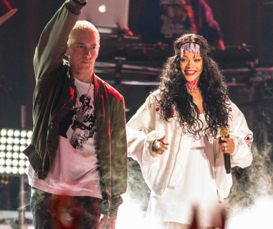 Мы в шоке! Из-за чего фанаты Рианны хейтят Эминема?