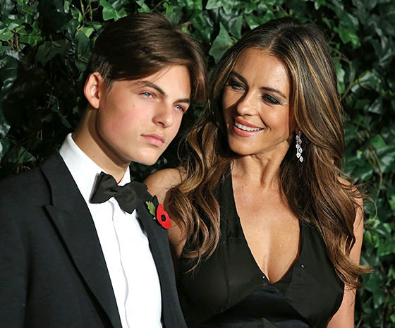 Мы не удивлены! Сына Элизабет Херли назвали самым сексуальным ребенком