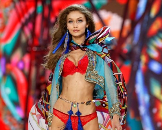 Для мотивации: топ звезд с идеальным прессом