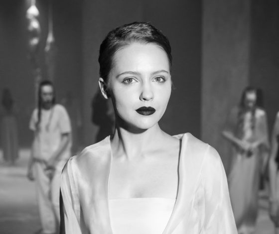 Юлия Хлынина, Анна Цуканова-Котт и Анна Чурина на показе Tegin