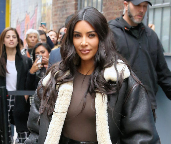 Канье доволен: Ким в очень скромном наряде