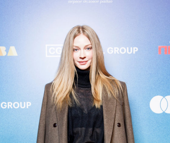 Светлана Ходченкова, Сергей Светлаков и Ян Гэ на закрытии «Недели каннского кино»