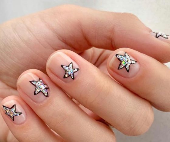 Готовимся к зиме! Собрали классные идеи для маникюра