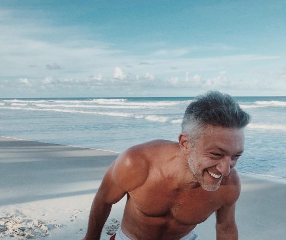 Что известно о новой девушке Венсана Касселя, которая похожа на его бывшую жену