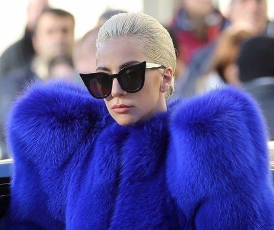 Лучшие выходы звезд в главном цвете 2020 года