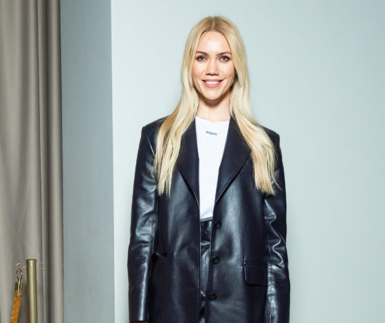 «Нужно держать себя в тонусе, чтобы не превращать жизнь в болото»: Елена Крыгина о запуске нового марафона, макияже для онлайн-конференций и секретах свой энергичности в прямом эфире PEOPLETALK