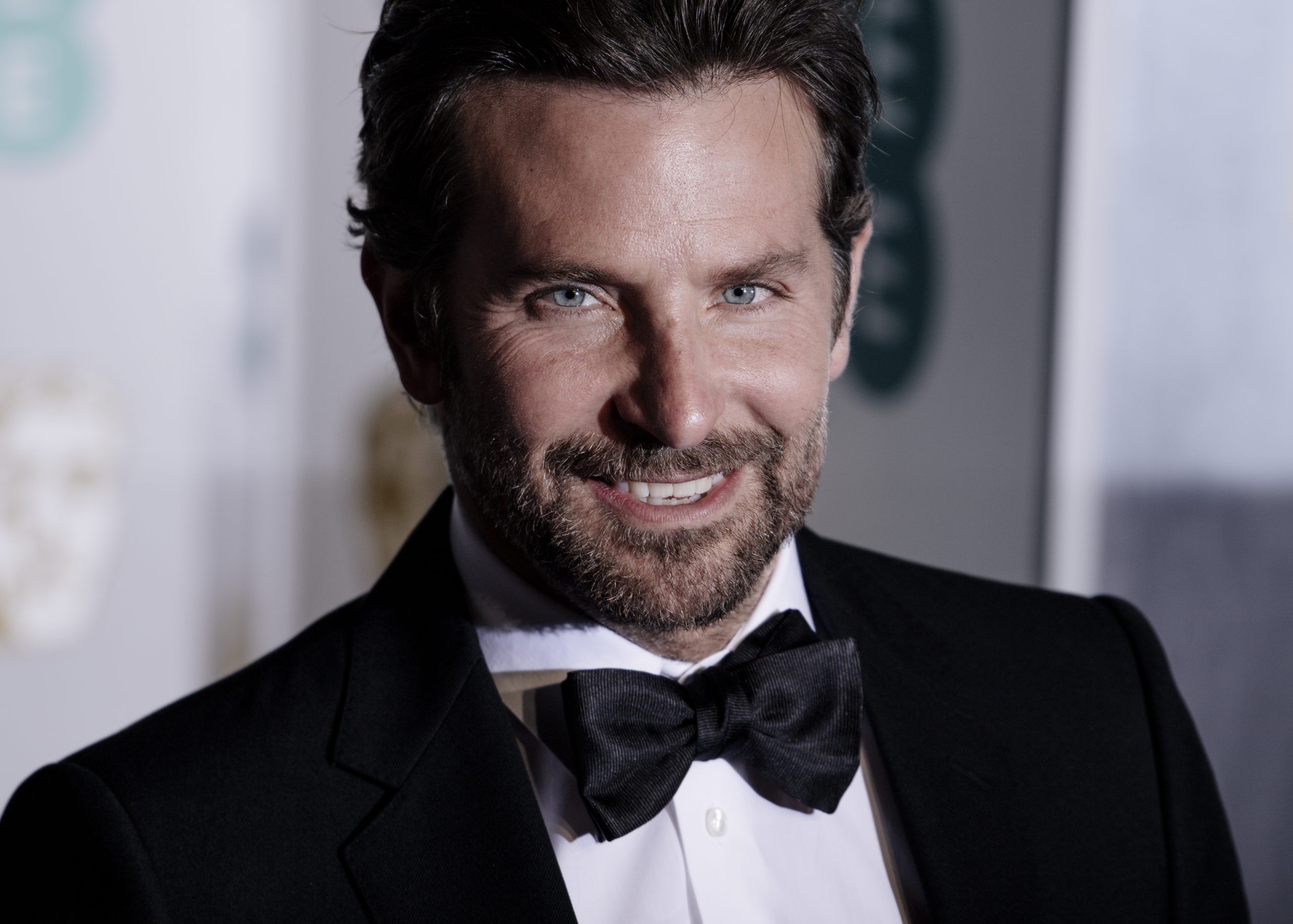 It’s hard to find out: Bradley Cooper changed his image and confused fans